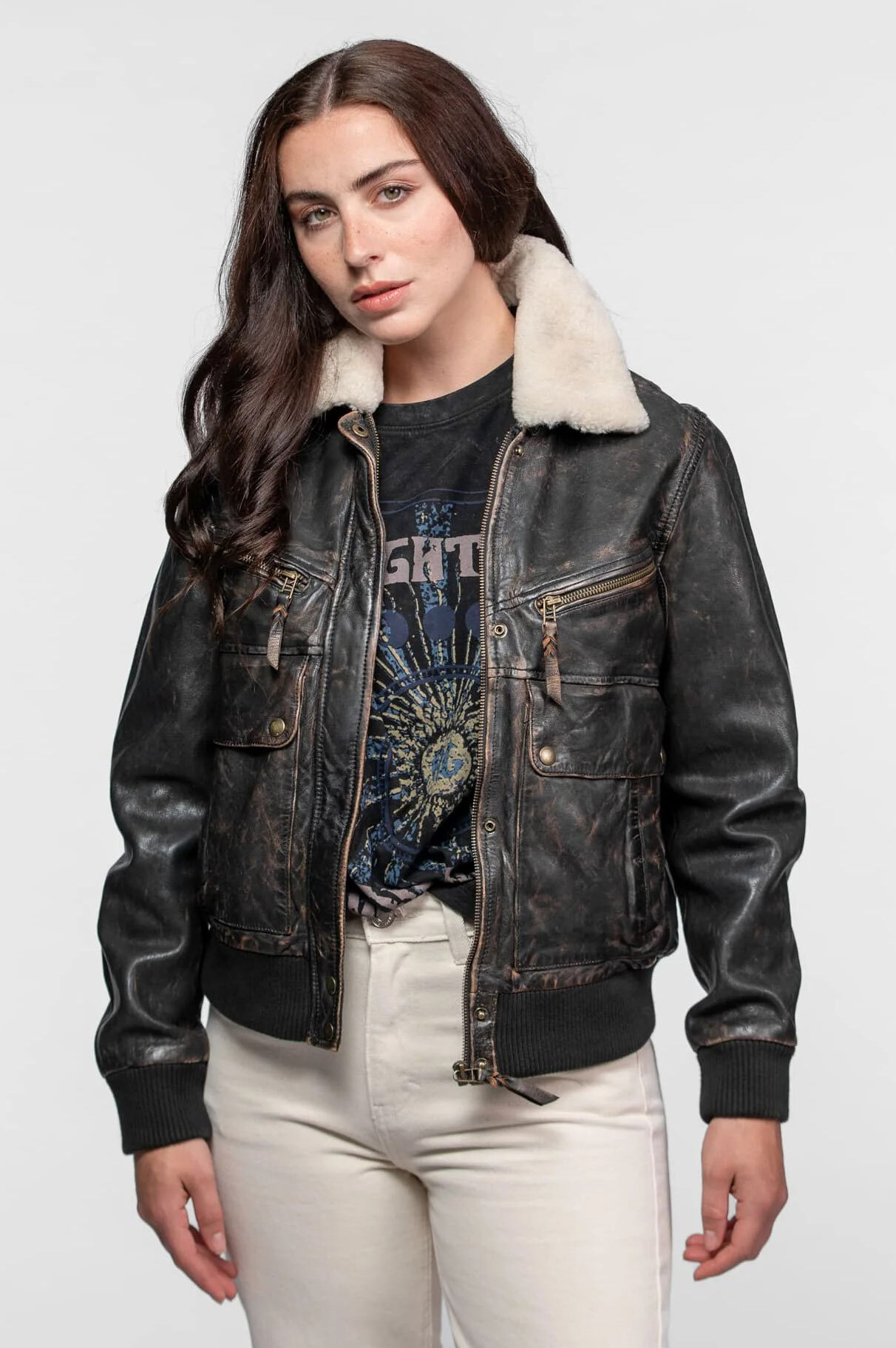 103749-BUTLER-BLACK_3_-min