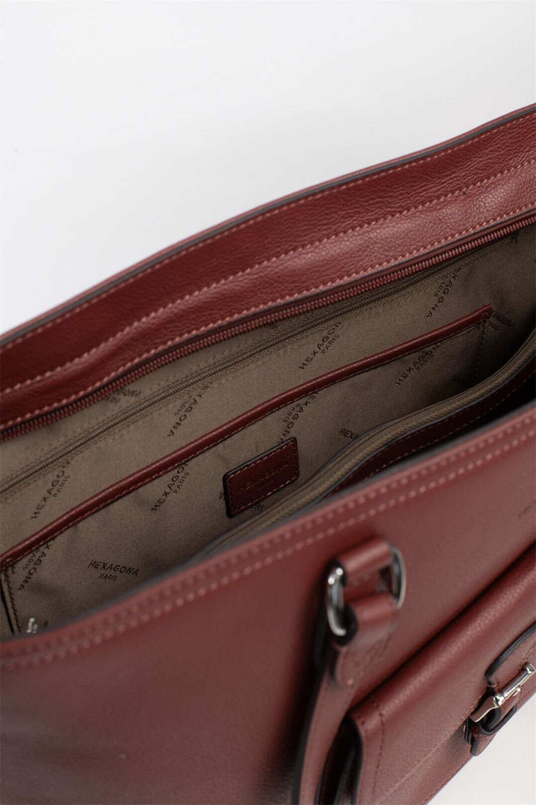 6880222-bordeaux-interieur