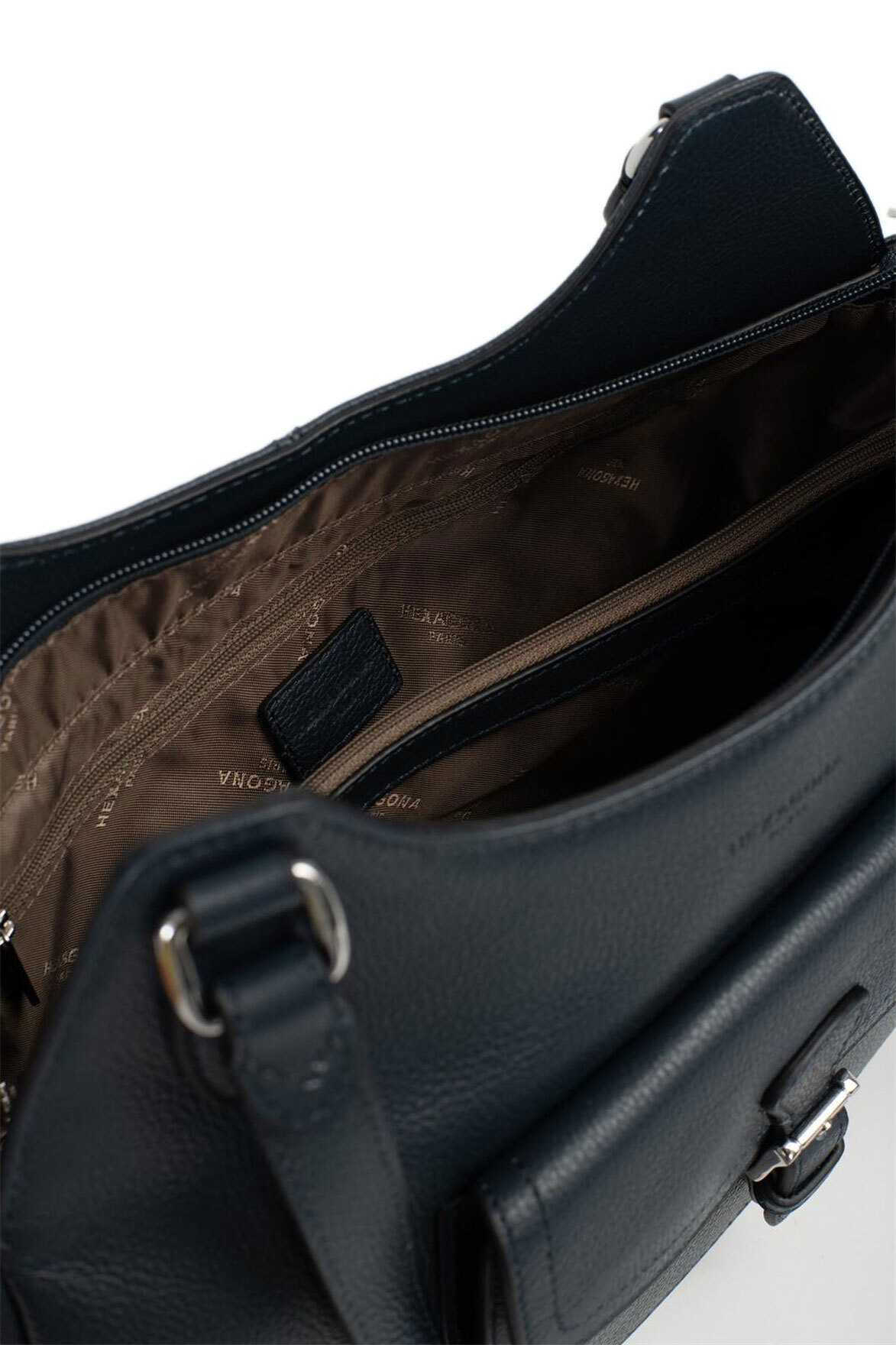 6880225-petrole-interieur