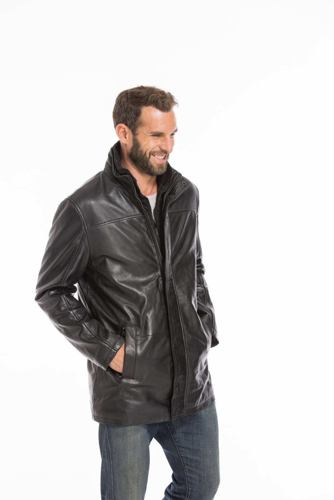 Tres cuartos sales de piel hombre