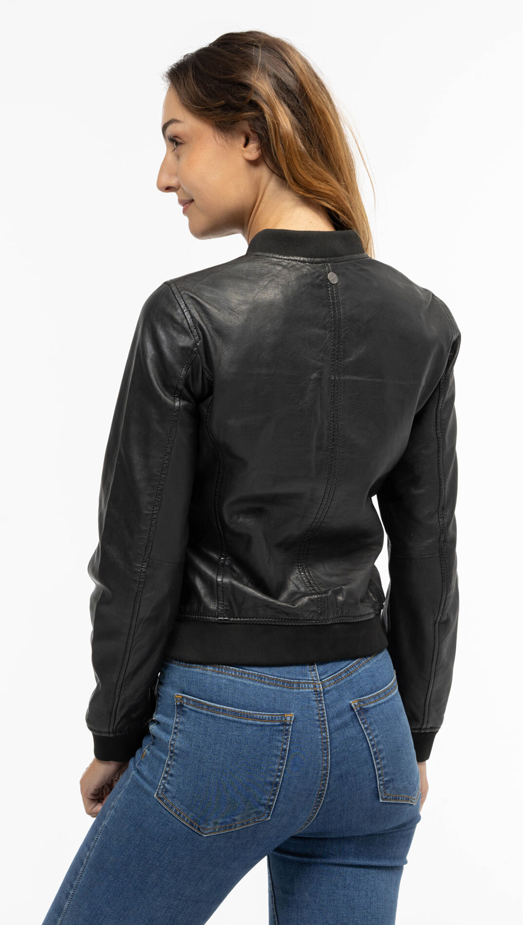 CG25-Femmes-1801-0010-0197B