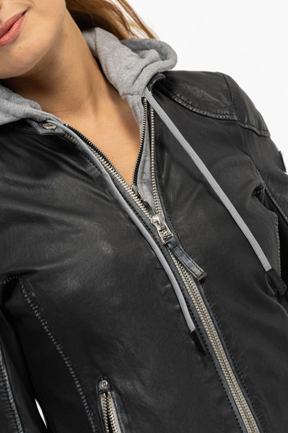 CG25-Femmes-Finja-Noir-0939