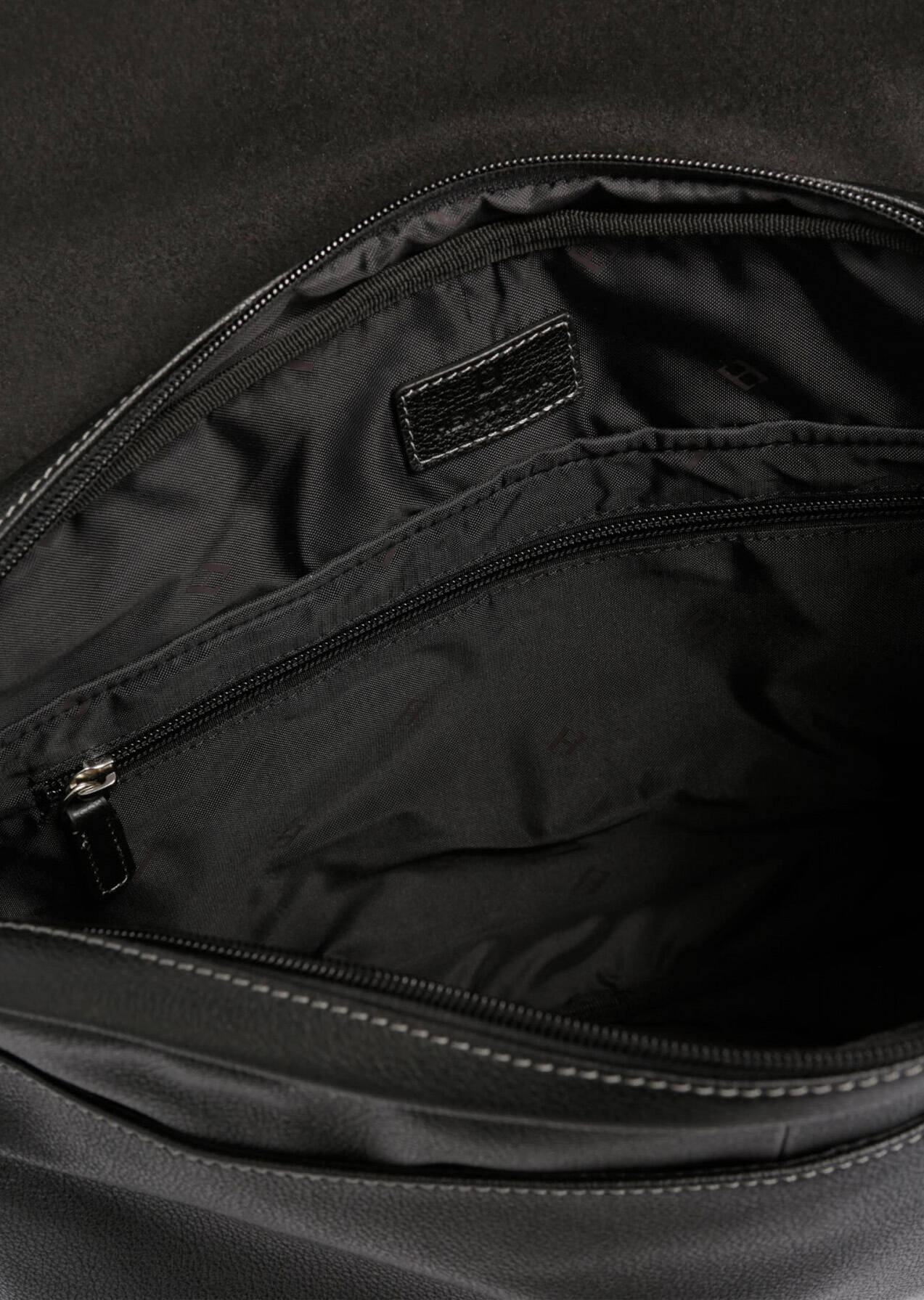 gibeciere-a4-en-cuir-de-vachette-avec-poche-tablette-466184 noir 4