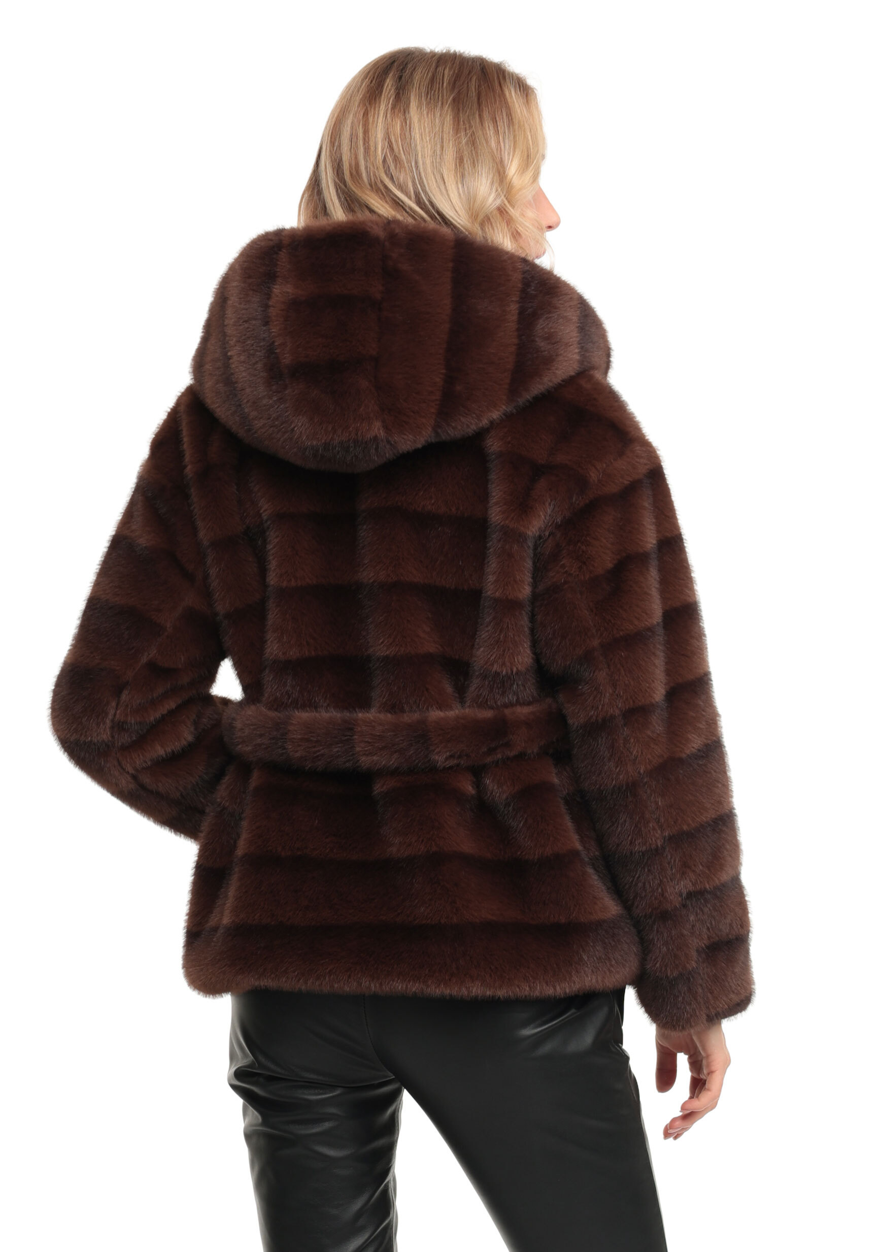 MINK-COURT-MARRON-IMG_1132