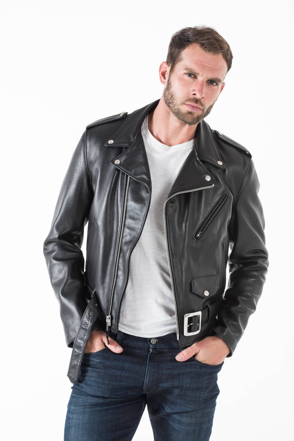 pose avec blouson cuir perfecto schott 118