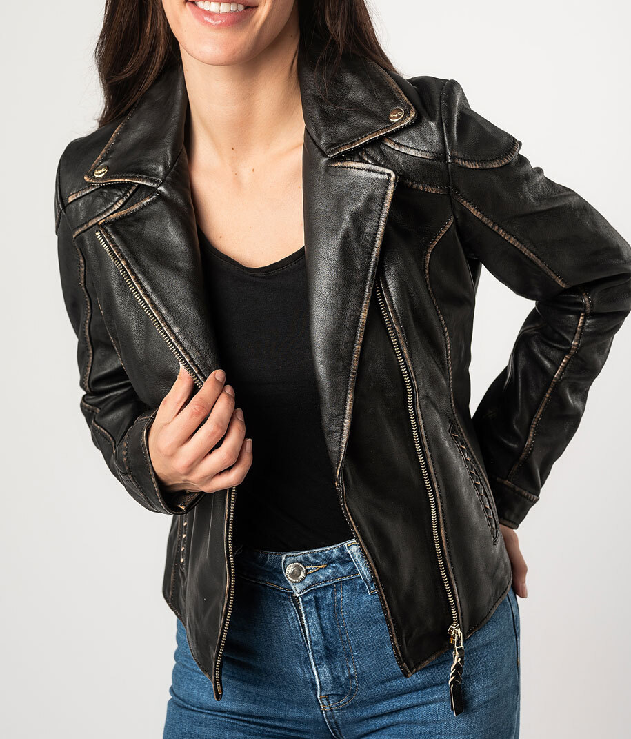 taisha-noir-face-ouvert