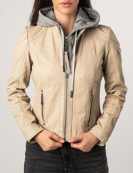 adila-offwhite-face-princip