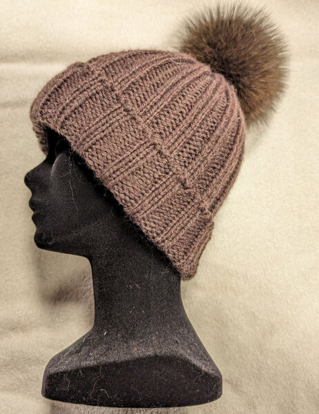 bonnet-marron-cote-pompon-m