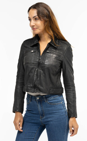 CG25-Femmes-21010247-0116BD