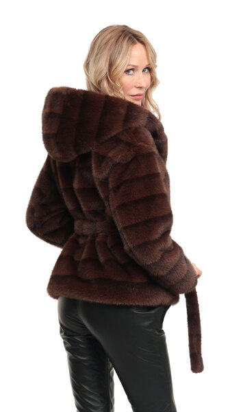 MINK-COURT-MARRON-IMG_1134